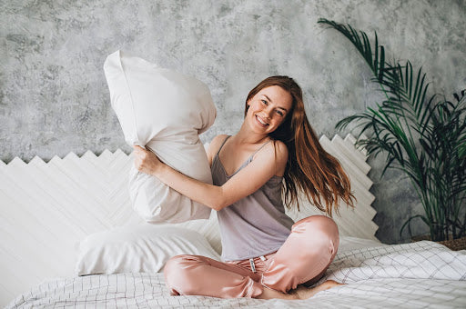How to Properly Clean White Pillowcases? A Step-By-Step Guide